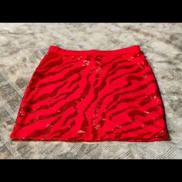 Mini Skirt - Picture 3 of 4